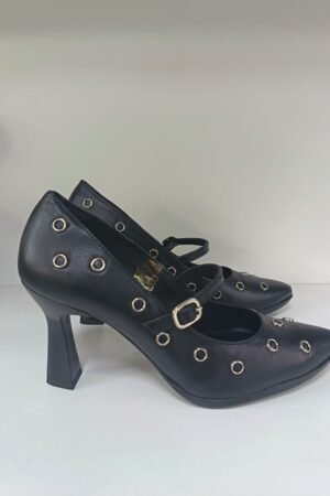 ZAPATO PARA MUJER CON CORREA Y TACHAS DESIREE