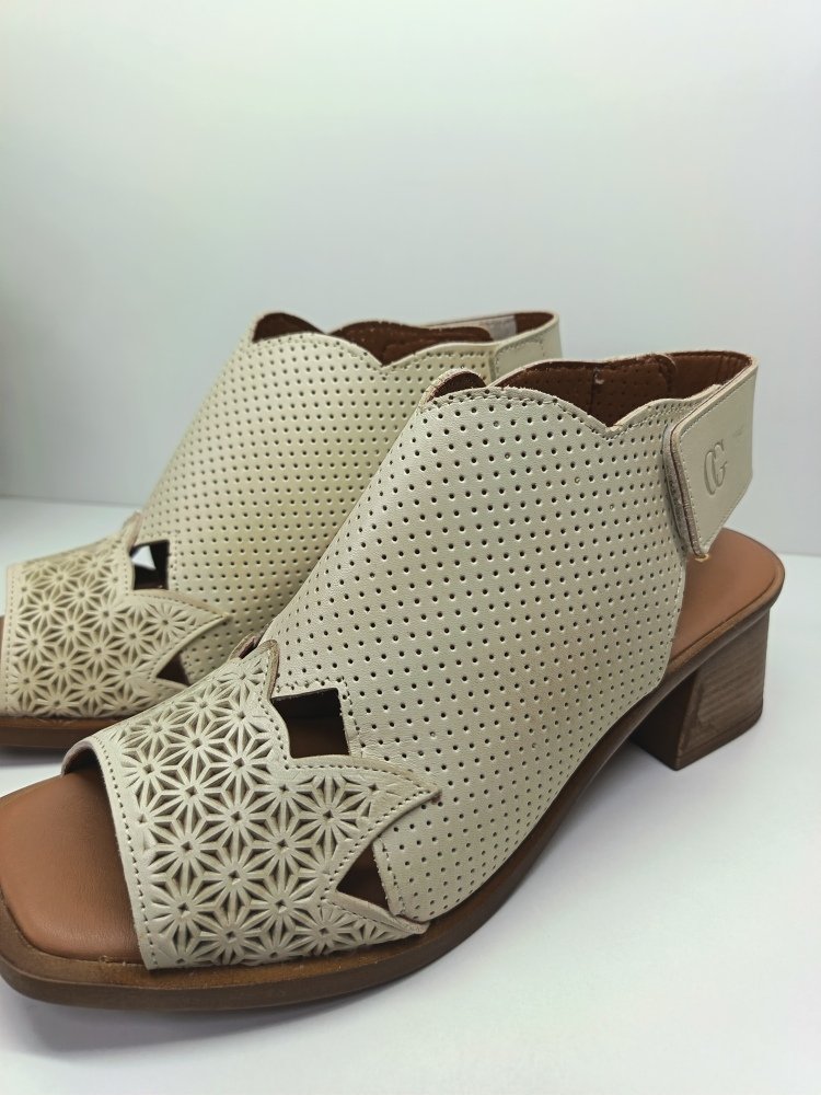 SANDALIA BOTIN MUJER COLOR BEIG CALADO PIEL - Image 2