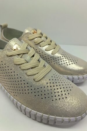 DEPORTIVA MUJER CALADA LIGERA Y FLEXIBLE DE PIEL