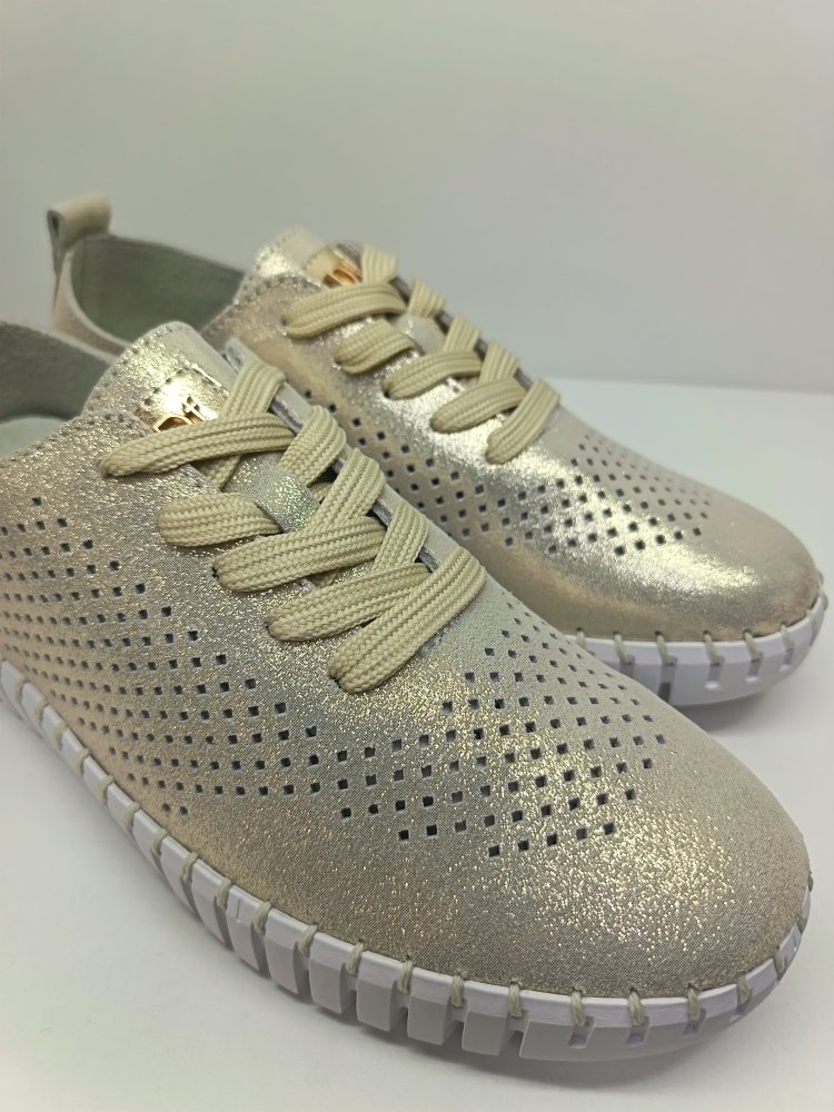 DEPORTIVA MUJER CALADA LIGERA Y FLEXIBLE DE PIEL