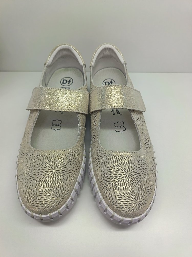 MERCEDITA DEPORTIVA CÓMODA, LIGERA Y FLEXIBLE - Image 3