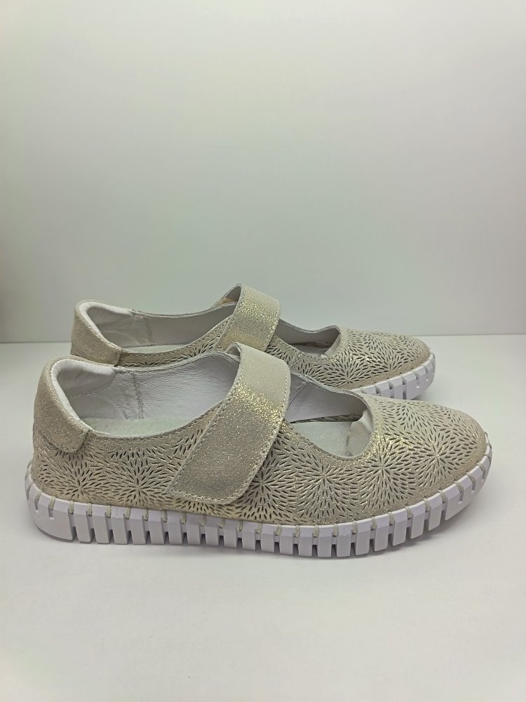 MERCEDITA DEPORTIVA CÓMODA, LIGERA Y FLEXIBLE